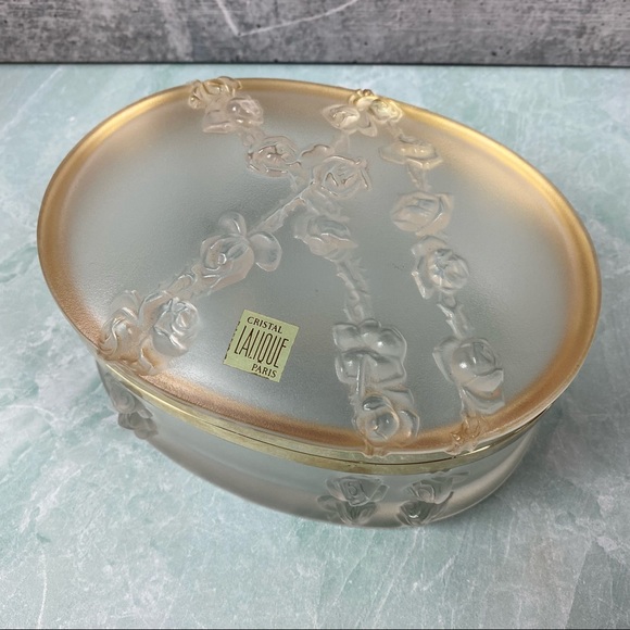 Lalique Coppelia Trinket Dresser Box Oval hinged with gold tone hardware France - Picture 3 of 13